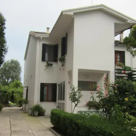 Frühstückspension A Casa Di Dora